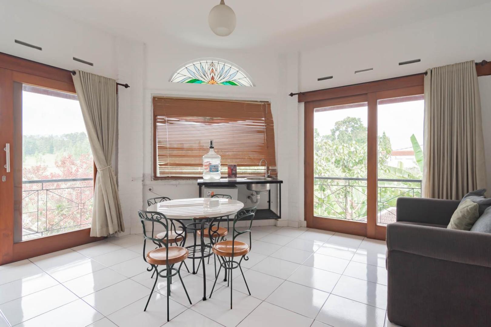 Reddoorz Plus Near Dago Pakar Bandung Exterior photo