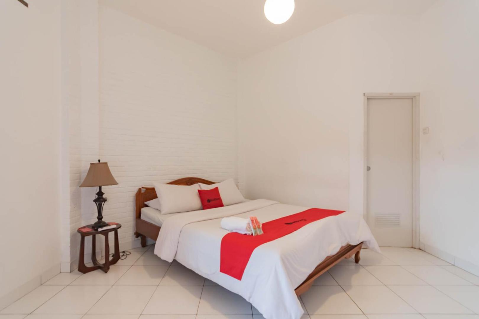 Reddoorz Plus Near Dago Pakar Bandung Exterior photo