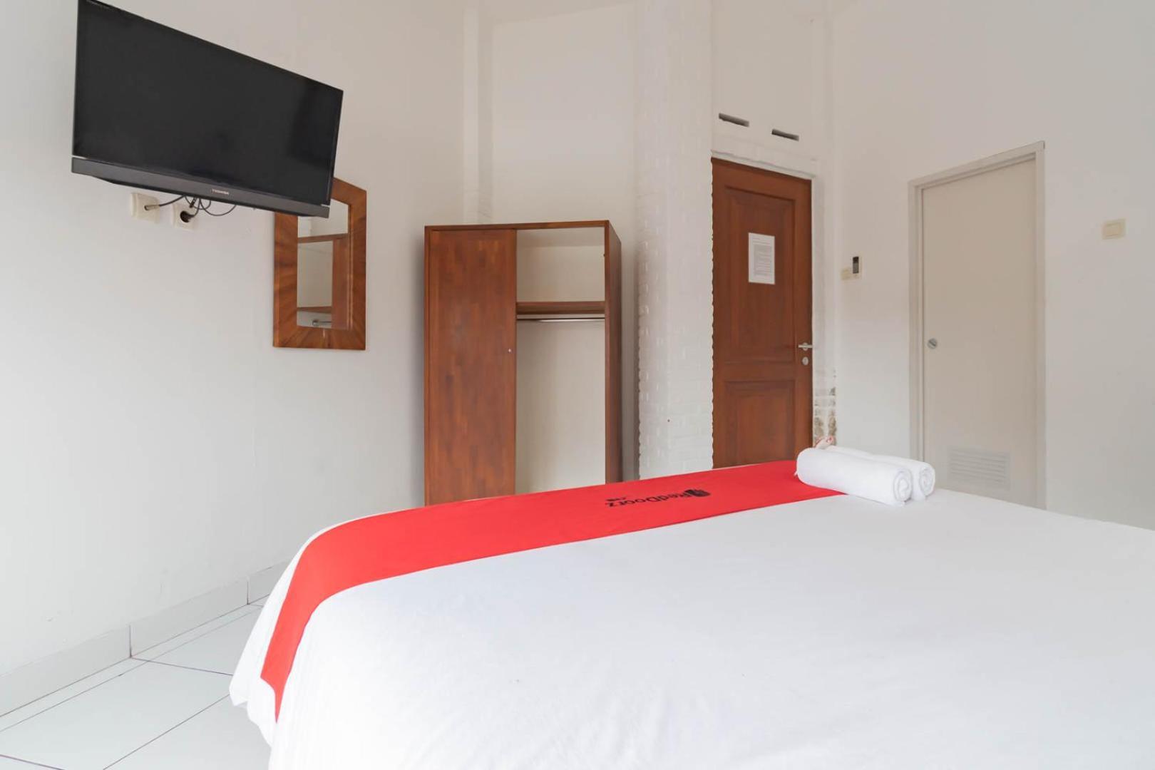 Reddoorz Plus Near Dago Pakar Bandung Exterior photo